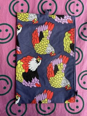 BAGGU large flat pouch hen chicken ink garden pets NWOT